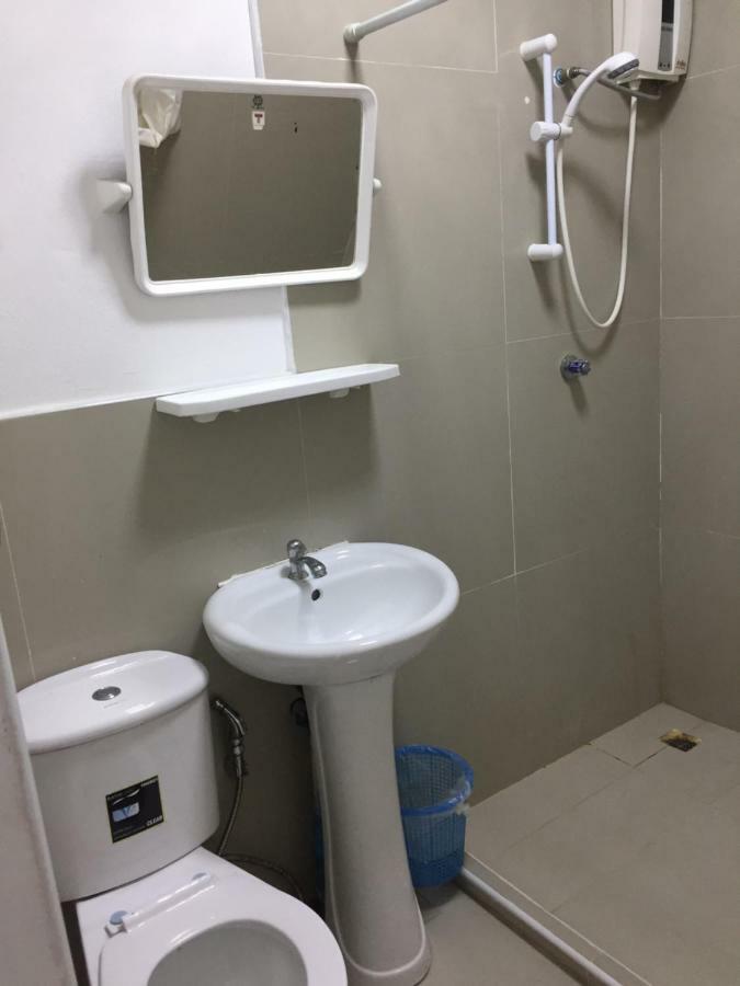 Escobar Guesthouse Jomtien Beach Exteriör bild
