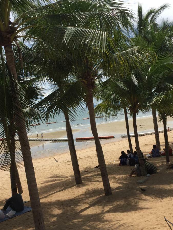 Escobar Guesthouse Jomtien Beach Exteriör bild