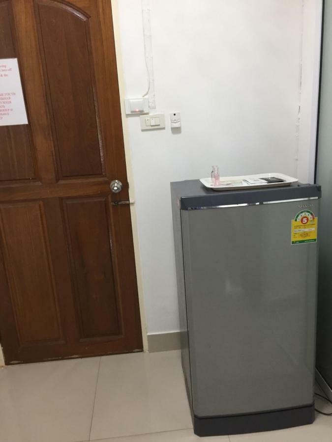 Escobar Guesthouse Jomtien Beach Exteriör bild
