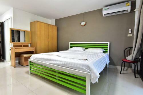 Escobar Guesthouse Jomtien Beach Exteriör bild