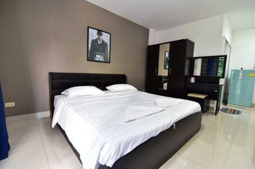 Escobar Guesthouse Jomtien Beach Exteriör bild